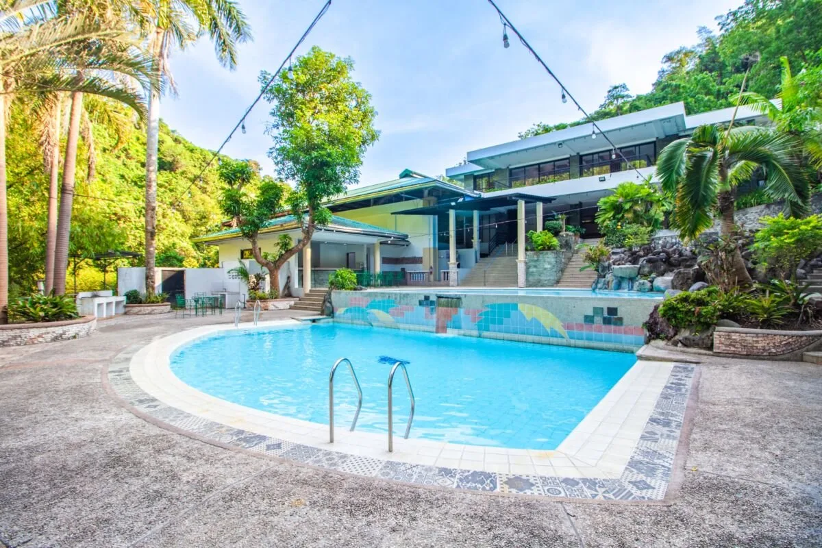 Laguna Hills Swimming Pool