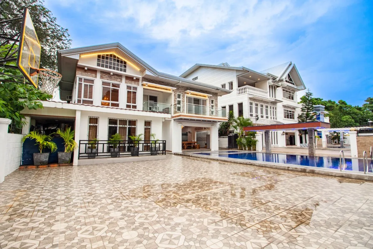 Boss and Doc’s Resort 1